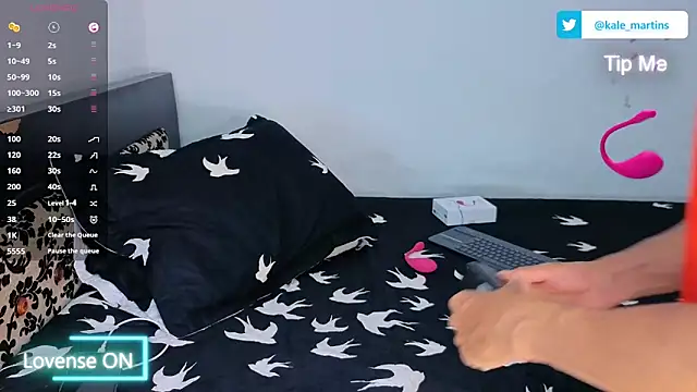 KALE 19 online show from 04-25-26, 02:14