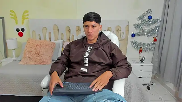Snapshot of Damian23__ chatting on 01-02-25, 12:57 Damian23   online show from 01-02-25, 12:57