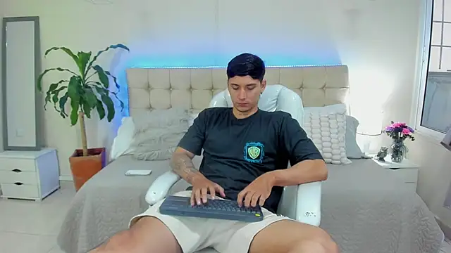 Snapshot of Damian23__ chatting on 01-11-25, 12:29 Damian23   online show from 01-11-25, 12:29