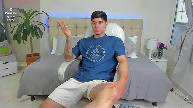 Snapshot of Damian23__ chatting on 02-19-25, 12:55 Damian23   online show from 02-19-25, 12:55