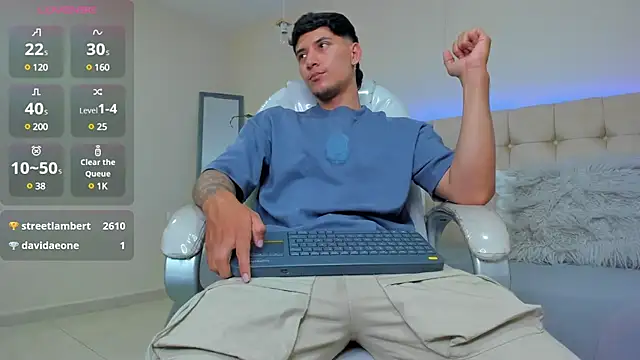 Snapshot of Damian23__ chatting on 02-22-25, 04:19 Damian23   online show from 02-22-25, 04:19