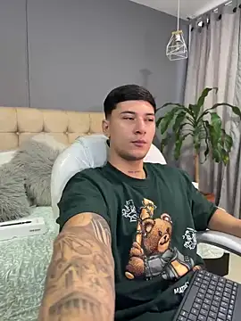 Snapshot of Damian23__ chatting on 09-10-25, 12:27 Damian23   online show from 09-10-25, 12:27