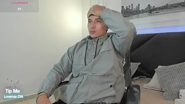 Damian23   online show from 02-10-26, 12:42