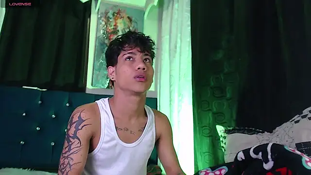 Sexys Boys Hot1 online show from 01-15-26, 01:32