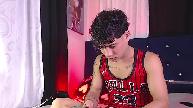 Sexys Boys Hot1 online show from 02-15-26, 01:57