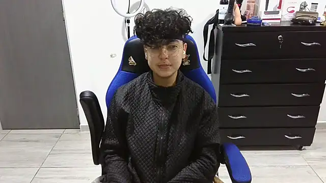 thomascooper7 online show from 02-09-25, 07:05