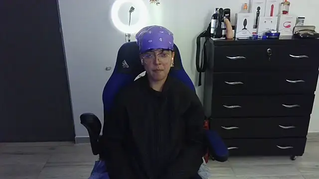 thomascooper7 online show from 02-20-25, 01:57