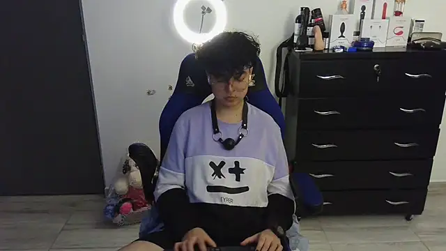 thomascooper7 online show from 02-23-25, 11:58