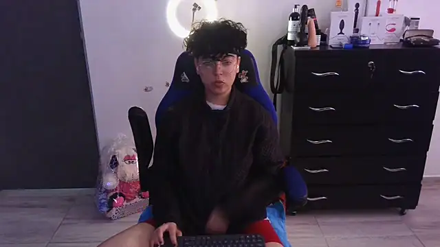 thomascooper7 online show from 02-26-25, 09:16