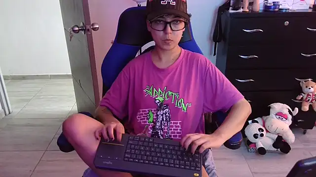 thomascooper7 online show from 12-15-25, 06:23