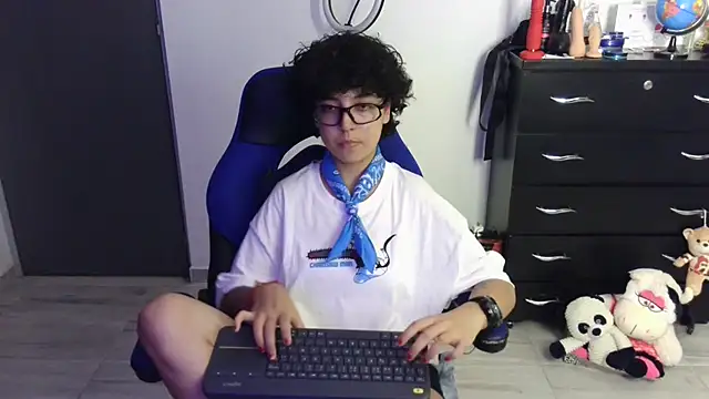 thomascooper7 online show from 04-04-26, 11:13