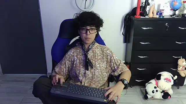 thomascooper7 online show from 04-12-26, 08:36