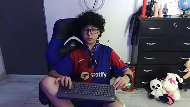 thomascooper7 online show from 04-22-26, 07:26