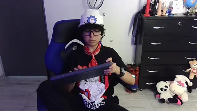 thomascooper7 online show from 04-24-26, 09:39