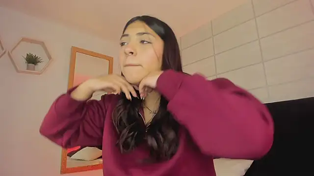 Snapshot of Christine_Laam chatting on 10-29-25, 12:07 Christine Laam online show from 10-29-25, 12:07