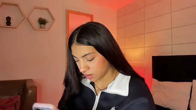 Snapshot of Christine_Laam chatting on 11-03-25, 12:06 Christine Laam online show from 11-03-25, 12:06