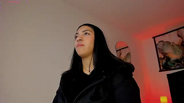 Snapshot of Christine_Laam chatting on 12-16-25, 07:08 Christine Laam online show from 12-16-25, 07:08