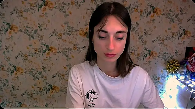 Snapshot of Asia_N_ chatting on 12-18-24, 11:13 Asia N  online show from 12-18-24, 11:13