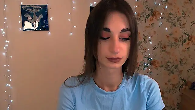 Snapshot of Asia_N_ chatting on 10-28-25, 04:27 Asia N  online show from 10-28-25, 04:27