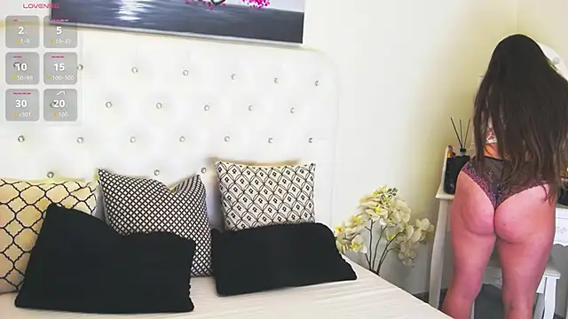 Ysabell01 online show from 10-23-25, 04:23