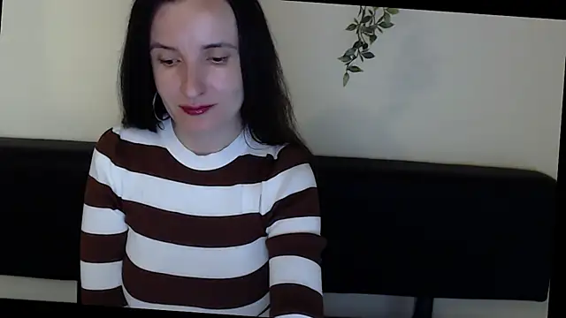 Snapshot of LaimaV_ chatting on 05-04-26, 10:39 LaimaV online show from 05-04-26, 10:39