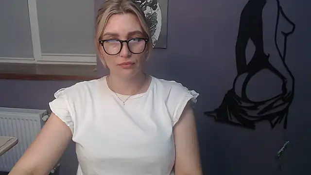 Snapshot of _sexy_lady chatting on 05-07-26, 12:43 sexy lady online show from 05-07-26, 12:43