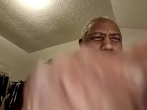 Snapshot of yasohw chatting on 12-20-24, 02:16 yasohw online show from 12-20-24, 02:16