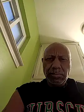 Snapshot of yasohw chatting on 11-27-25, 01:02 yasohw online show from 11-27-25, 01:02