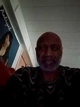 Snapshot of yasohw chatting on 12-04-25, 05:21 yasohw online show from 12-04-25, 05:21