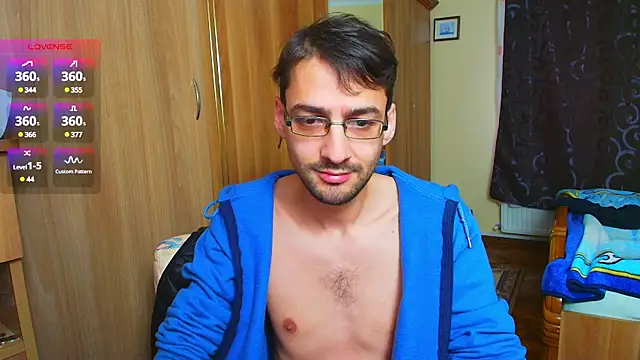 Snapshot of HungEddy chatting on 12-04-24, 09:18 HungEddy online show from 12-04-24, 09:18