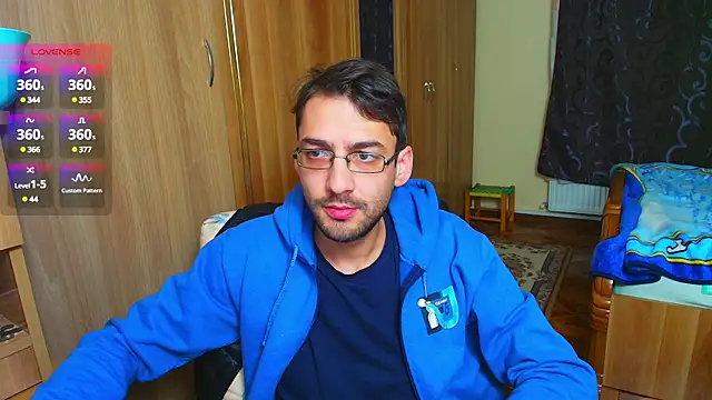 Snapshot of HungEddy chatting on 12-04-24, 04:38 HungEddy online show from 12-04-24, 04:38