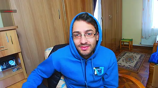 Snapshot of HungEddy chatting on 12-05-24, 11:27 HungEddy online show from 12-05-24, 11:27