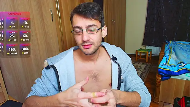 Snapshot of HungEddy chatting on 12-08-24, 12:52 HungEddy online show from 12-08-24, 12:52