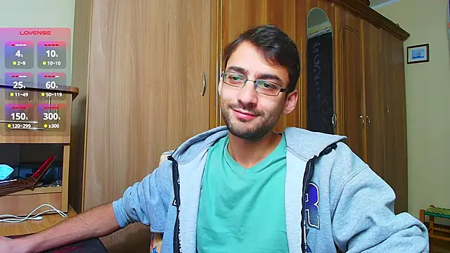 Snapshot of HungEddy chatting on 12-11-24, 09:23 HungEddy online show from 12-11-24, 09:23