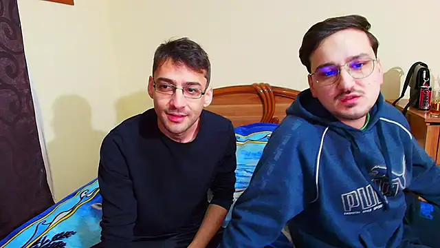 Snapshot of HungEddy chatting on 12-13-24, 07:32 HungEddy online show from 12-13-24, 07:32