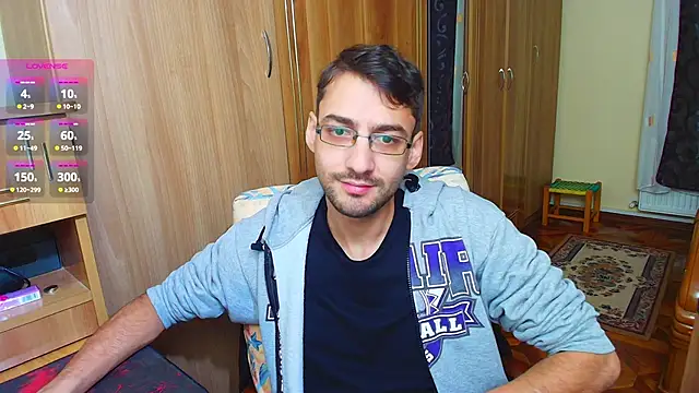 Snapshot of HungEddy chatting on 12-18-24, 01:26 HungEddy online show from 12-18-24, 01:26