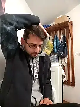 Snapshot of HungEddy chatting on 12-18-24, 11:08 HungEddy online show from 12-18-24, 11:08