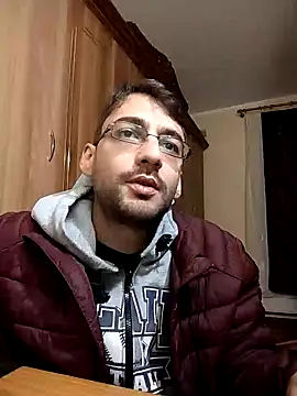 Snapshot of HungEddy chatting on 12-19-24, 02:12 HungEddy online show from 12-19-24, 02:12