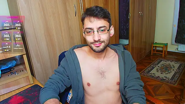 Snapshot of HungEddy chatting on 12-22-24, 01:22 HungEddy online show from 12-22-24, 01:22