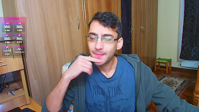 Snapshot of HungEddy chatting on 12-24-24, 09:50 HungEddy online show from 12-24-24, 09:50