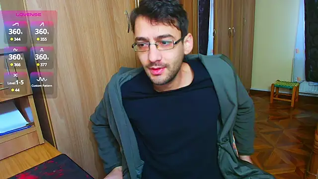 Snapshot of HungEddy chatting on 01-09-25, 01:35 HungEddy online show from 01-09-25, 01:35