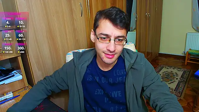 Snapshot of HungEddy chatting on 01-11-25, 08:32 HungEddy online show from 01-11-25, 08:32