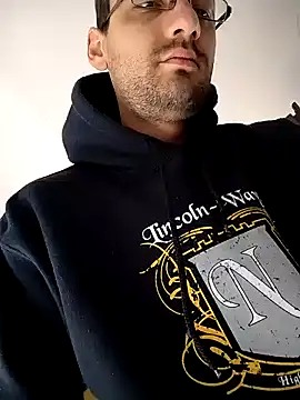 Snapshot of HungEddy chatting on 01-18-25, 11:11 HungEddy online show from 01-18-25, 11:11