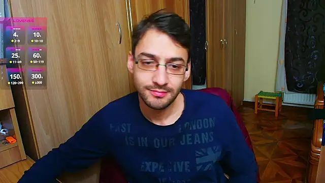 Snapshot of HungEddy chatting on 01-18-25, 08:19 HungEddy online show from 01-18-25, 08:19