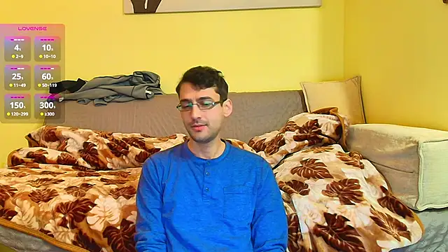 Snapshot of HungEddy chatting on 02-25-25, 05:36 HungEddy online show from 02-25-25, 05:36