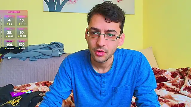 Snapshot of HungEddy chatting on 02-26-25, 09:10 HungEddy online show from 02-26-25, 09:10