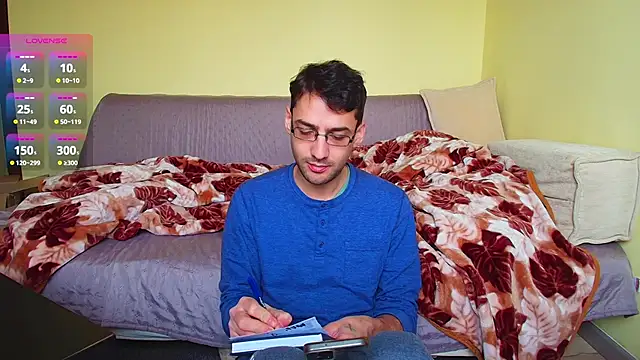 Snapshot of HungEddy chatting on 02-26-25, 03:19 HungEddy online show from 02-26-25, 03:19