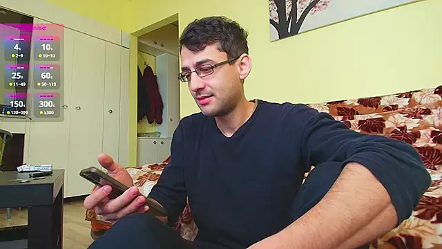 Snapshot of HungEddy chatting on 03-01-25, 09:40 HungEddy online show from 03-01-25, 09:40