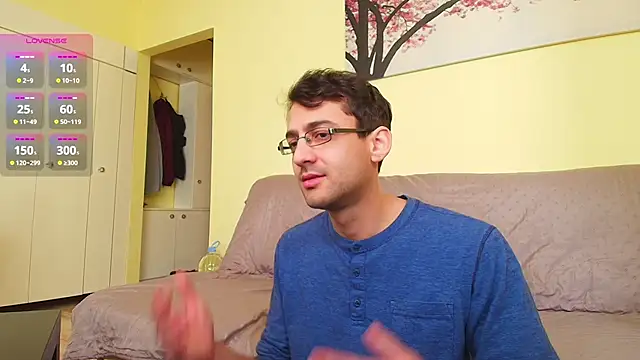 Snapshot of HungEddy chatting on 03-11-25, 10:51 HungEddy online show from 03-11-25, 10:51