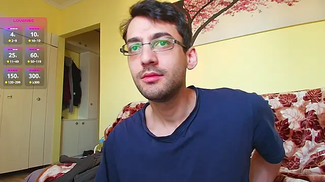 Snapshot of HungEddy chatting on 03-14-25, 03:47 HungEddy online show from 03-14-25, 03:47